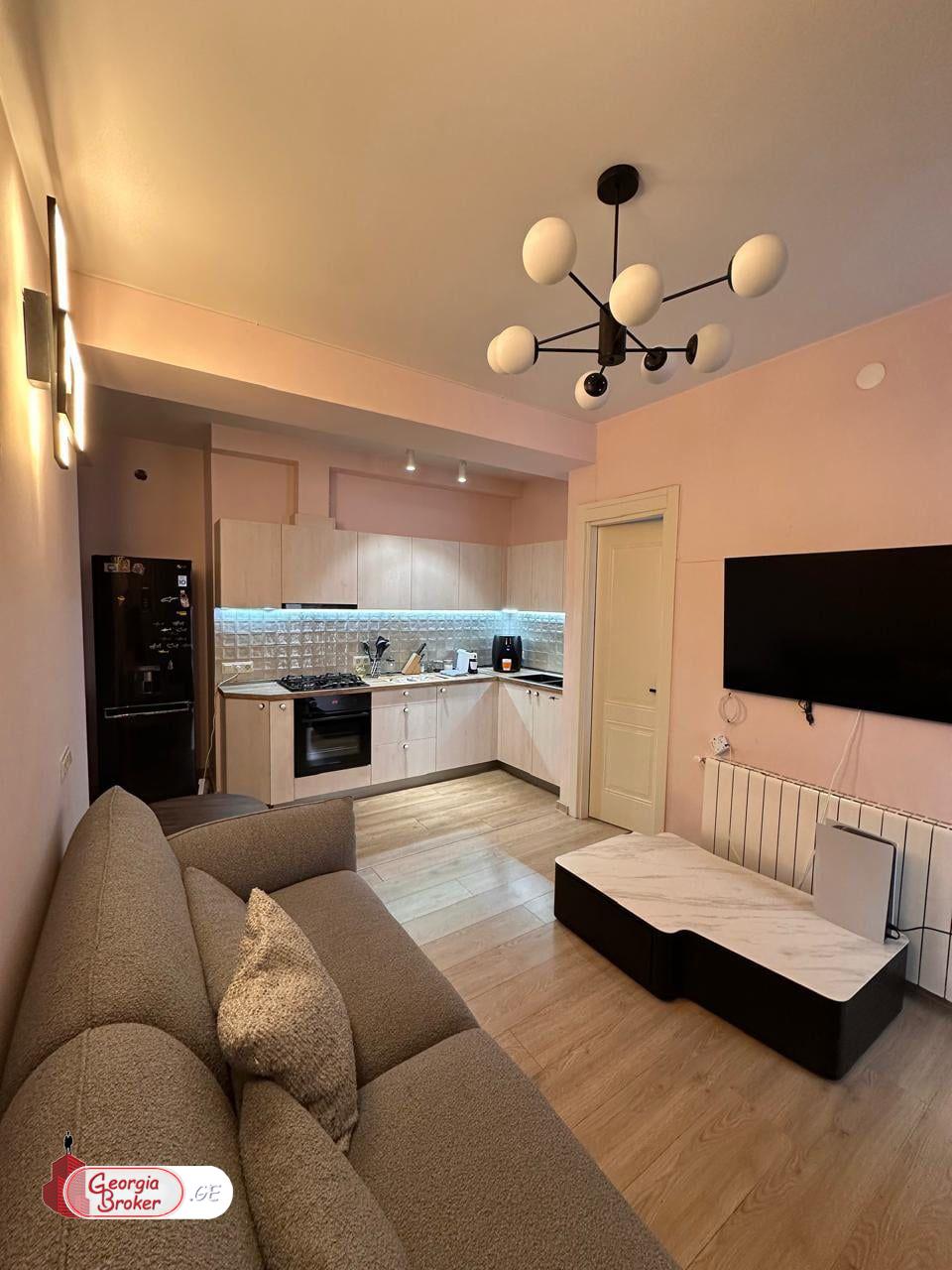 продается квартира с новым ремонтом 3-комнаты